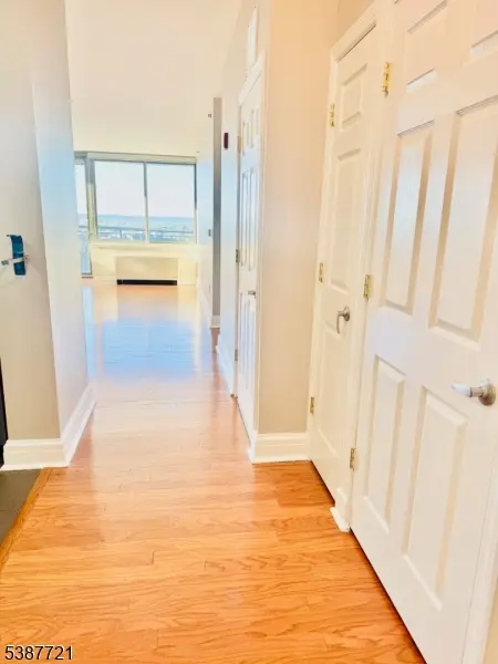 1806 One Spring St #1806, New Brunswick City, NJ 08901