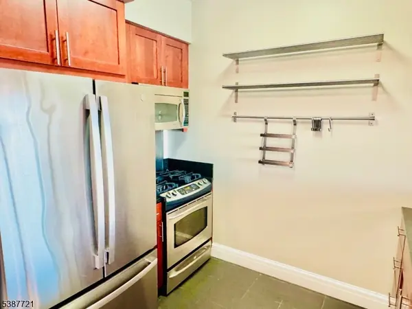 1806 One Spring St #1806, New Brunswick City, NJ 08901