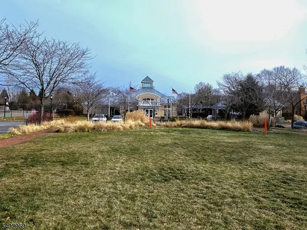 30 Freedomway #102, Jersey City, NJ 07305