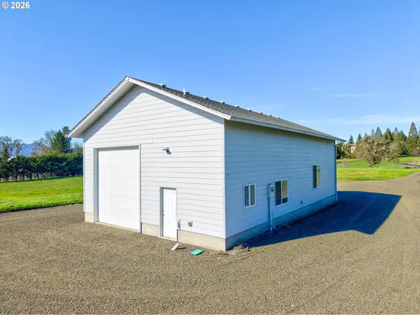 145 CROSS CREEK DR, Roseburg, OR 97471