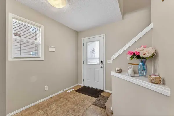 106 Saddlecrest CRES NE, Calgary, AB T3J0C5