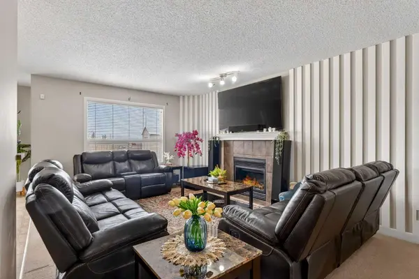 106 Saddlecrest CRES NE, Calgary, AB T3J0C5