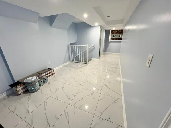 1532 WESTERN RD #Lower, London North, ON N6G 1H4