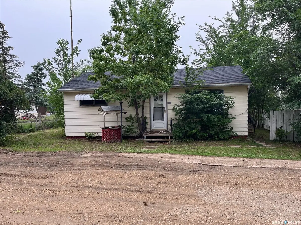 211 2nd STREET E, Lafleche, SK S0H 2K0