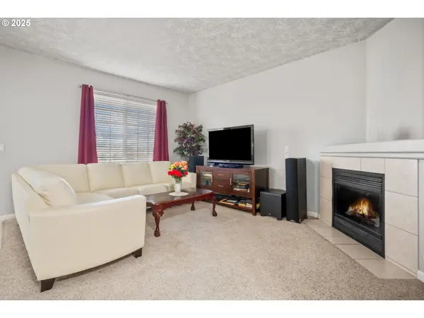 4199 GERANIUM LOOP NE, Salem, OR 97305