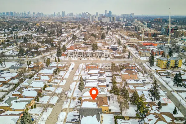 15 Sandale GDNS, Toronto C06, ON M3H 3V3