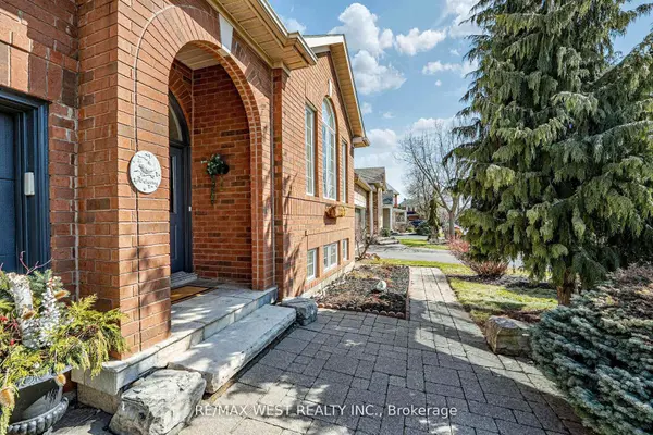 2223 Lapsley CRES, Oakville, ON L6M 4V1