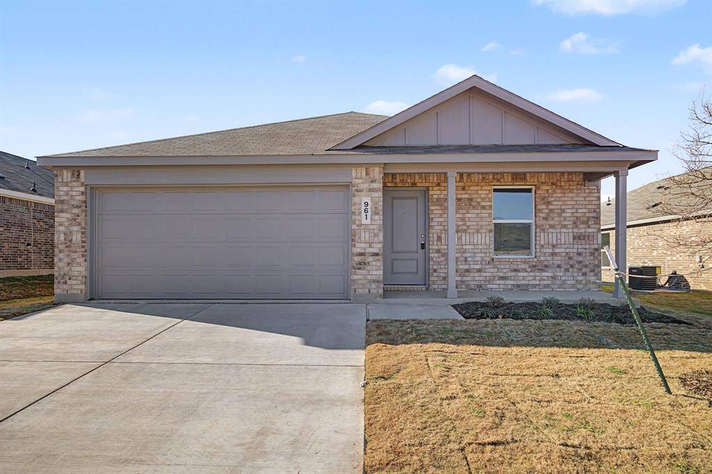 961 Prestonwood Lane, Keene, TX 76059
