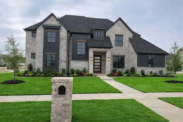 1715 Eagle Glen Pass, Gunter, TX 75058