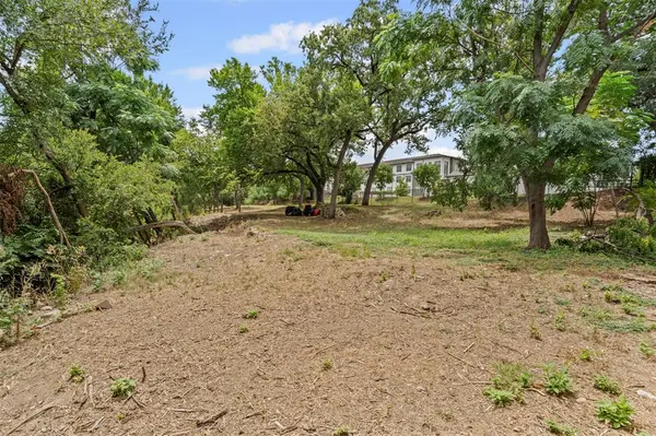 501 Nursery Lane, Fort Worth, TX 76114