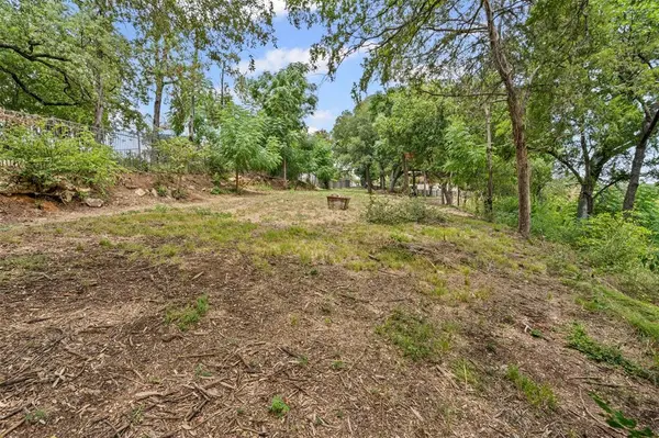 501 Nursery Lane, Fort Worth, TX 76114