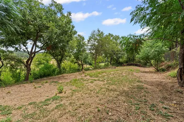 501 Nursery Lane, Fort Worth, TX 76114