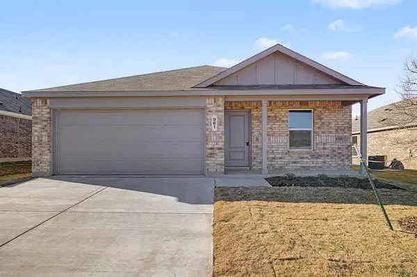 961 Prestonwood Lane, Keene, TX 76059