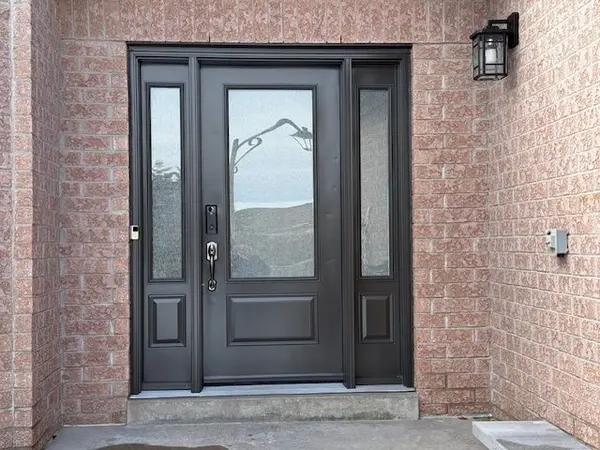 1712 Conacher CRES, Pickering, ON L1X 2T4