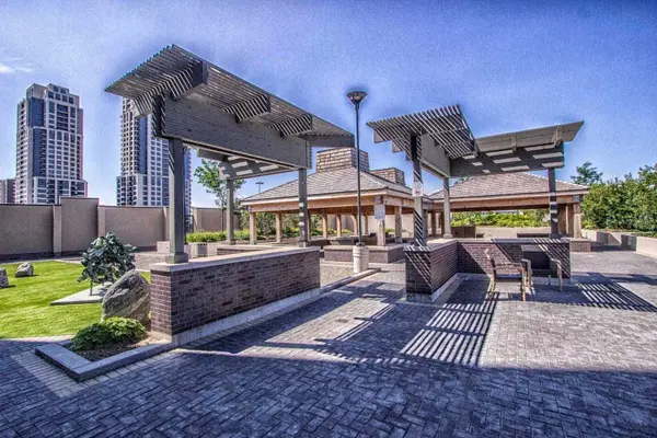 9 Valhalla Inn RD #1511, Toronto W08, ON M9B 0B2