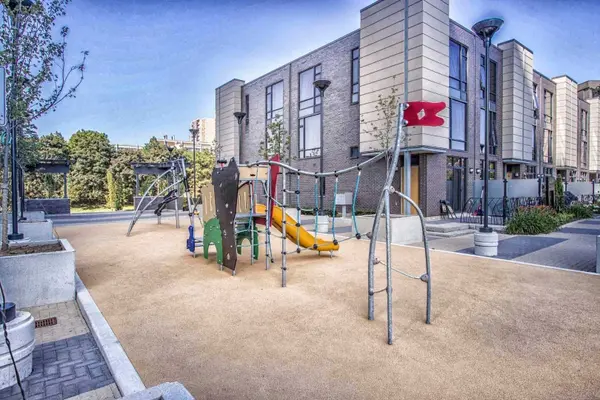 9 Valhalla Inn RD #1511, Toronto W08, ON M9B 0B2