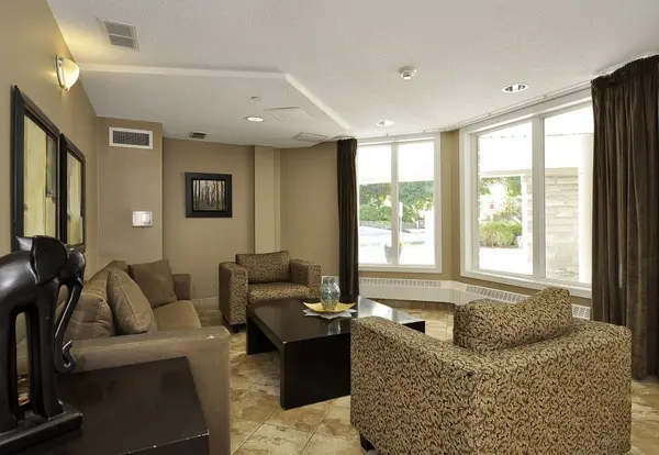 8 Harris ST #302, Cambridge, ON N1R 8R1