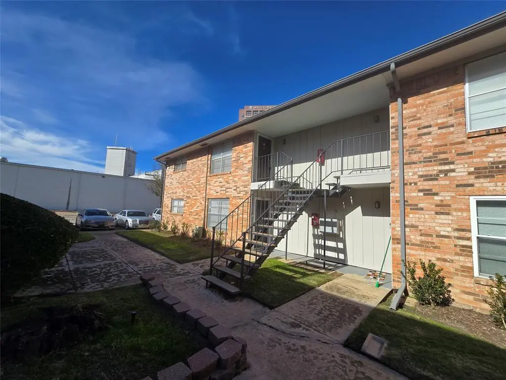 8071 Meadow Road #218, Dallas, TX 75231