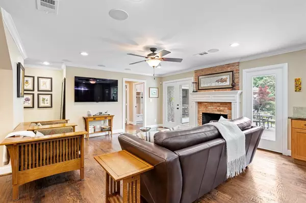 Dallas, TX 75238,8928 Aldwick Circle