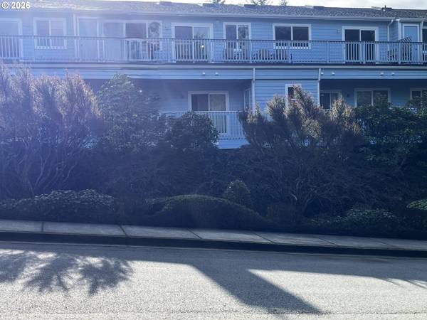 1425 SEACREST LN #4D, Brookings, OR 97415