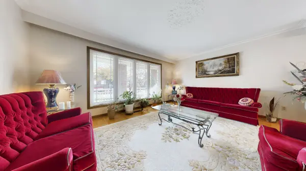 17 Squirewood RD, Toronto C15, ON M2J 4T2