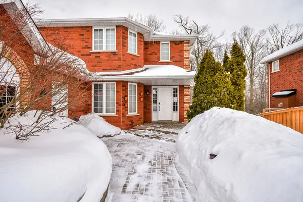 36 Nicklaus DR, Barrie, ON L4M 6W5