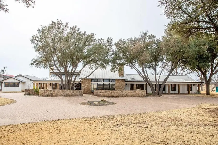 7600 S State Highway 6, Albany, TX 76430