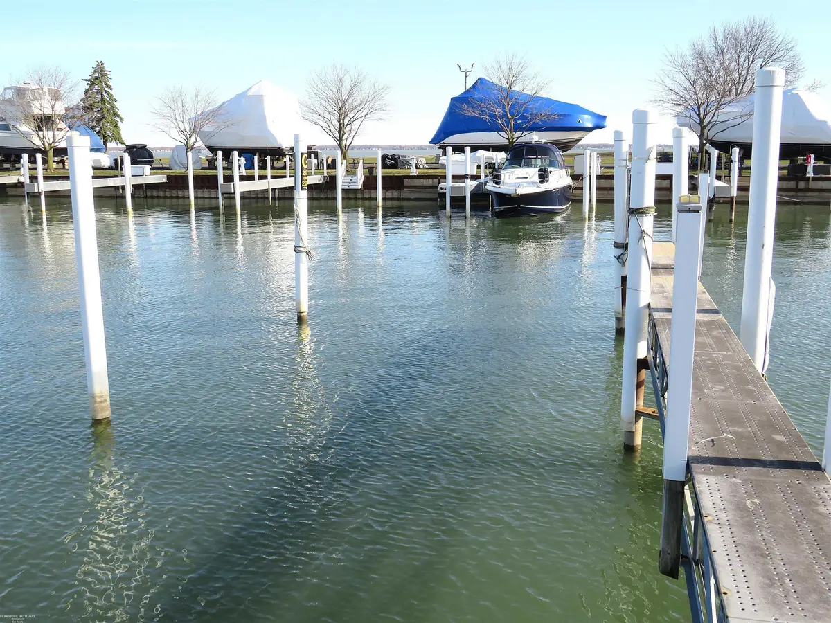 41700 Conger Bay G-269 DR, Harrison Twp, MI 48045