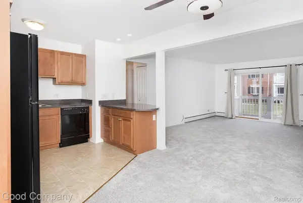 2440 Parmenter BLVD #101, Royal Oak, MI 48073