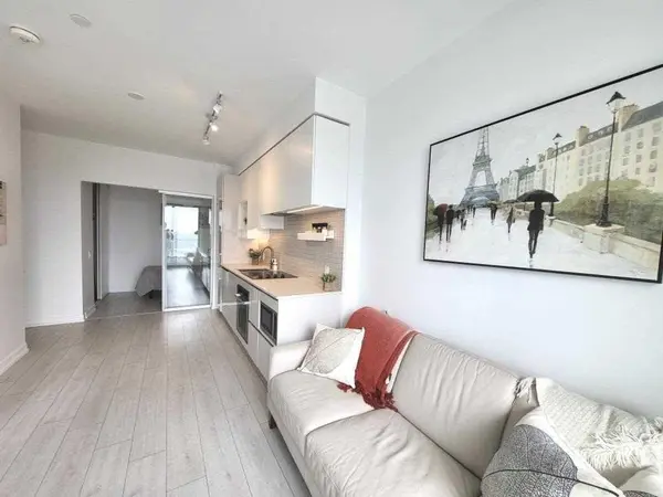 950 Portage Pkwy #5507, Vaughan, ON L4K 0J7