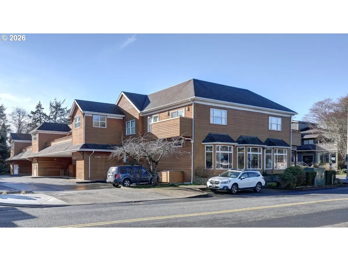 123 S HEMLOCK ST #204, Cannon Beach, OR 97110