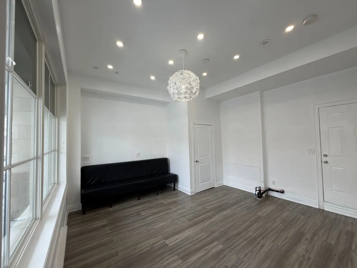 10060 Keele ST #4, Vaughan, ON L6A 4V6