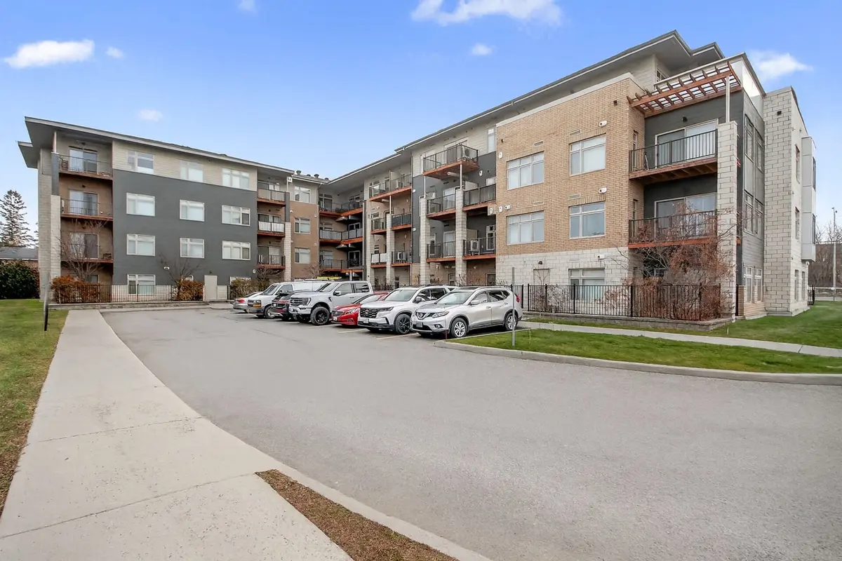 2785 Baseline RD S #207, Parkway Park - Queensway Terrace S And Area, ON K2H 1G9