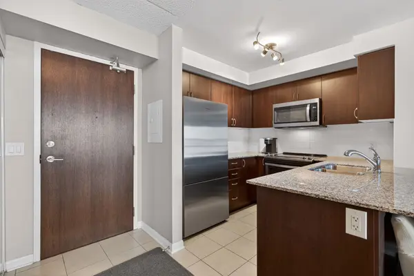 50 Via Rosedale WAY #315, Brampton, ON L6R 3Z7