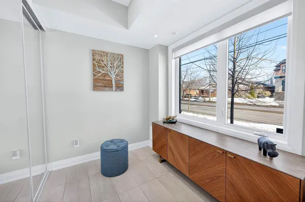 1126A Islington AVE, Toronto W08, ON M8Z 0G6