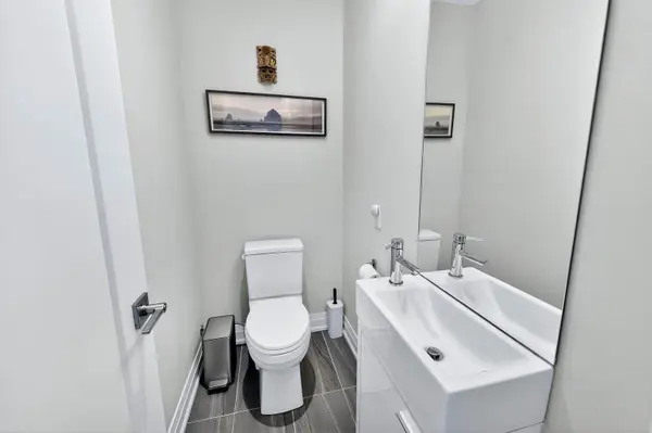 1126A Islington AVE, Toronto W08, ON M8Z 0G6