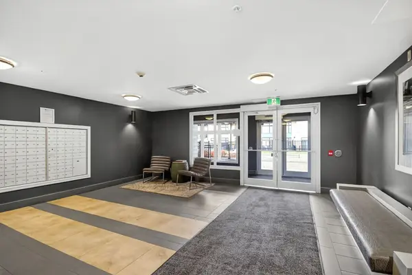 2785 Baseline RD S #207, Parkway Park - Queensway Terrace S And Area, ON K2H 1G9