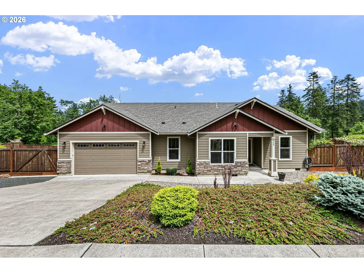 962 S 66TH PL, Springfield, OR 97478