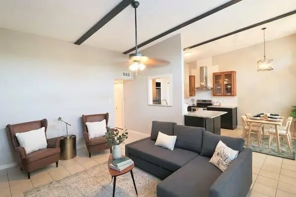 2708 McCart Avenue, Fort Worth, TX 76110