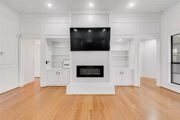 Arlington, TX 76016,6621 Townlake Circle