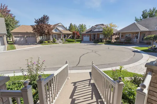 7 Powder Mill CT, Brampton, ON L6R 1W5