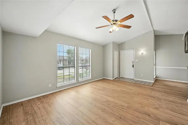 6076 Dooley Drive, The Colony, TX 75056