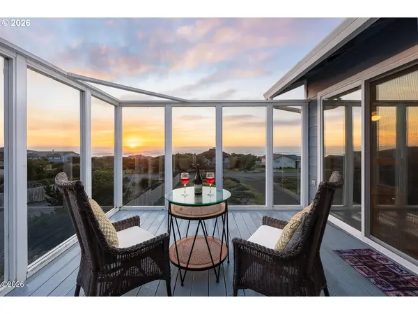 Waldport, OR 97394,3401 NW HIDDEN LAKE DR