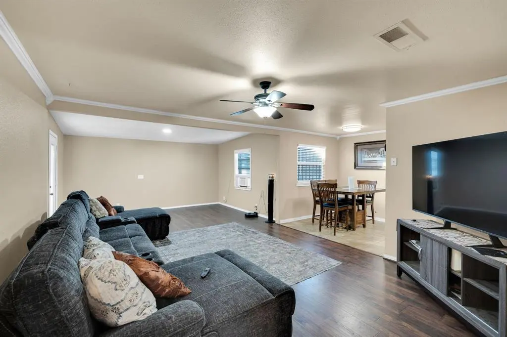 4916 Eastover Avenue, Fort Worth, TX 76119