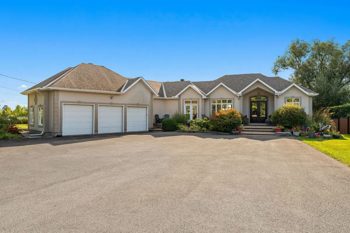 358 River RD, Blossom Park - Airport And Area, ON K1V 1R8