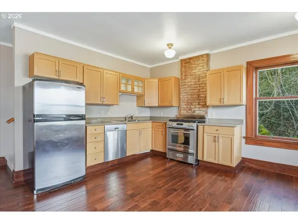 2386 NW GLISAN ST #9, Portland, OR 97210