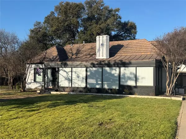 Fort Worth, TX 76109,3232 Bellaire Drive W