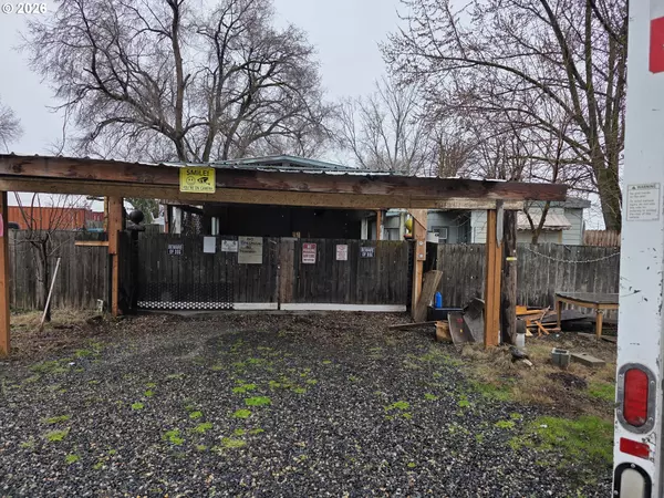 Hermiston, OR 97838,81876 HIGHWAY 395