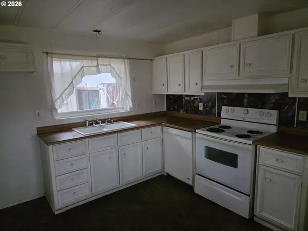 Hermiston, OR 97838,81876 HIGHWAY 395