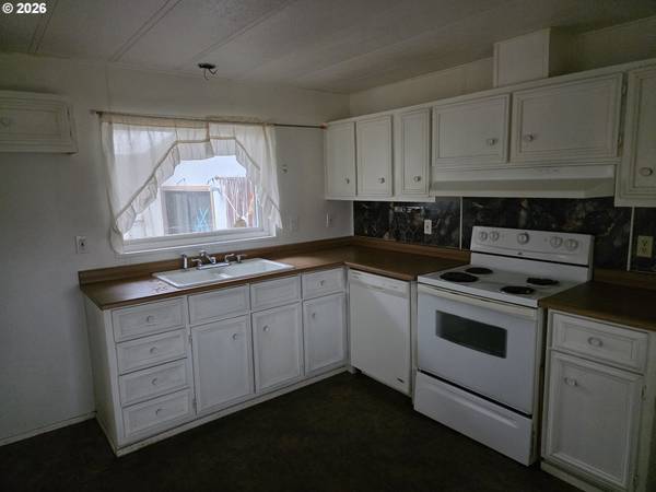 81876 HIGHWAY 395, Hermiston, OR 97838